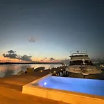 Casa Manola Beautiful House Beachfront